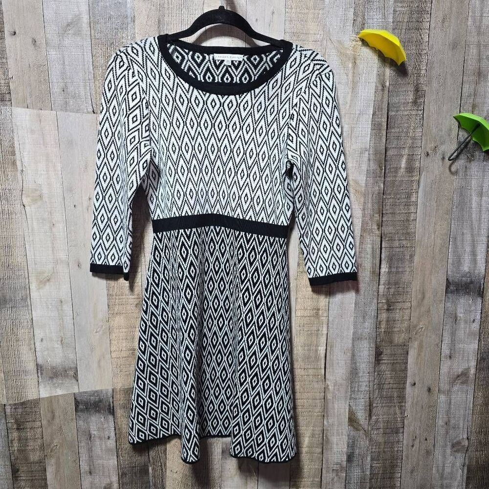 Sandra Darren Black White Geometric Print Knit Sweater Shift Dress PM Party Even